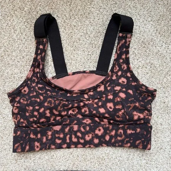 Varley Red Animal Matching Leggings and Sports Bra Set - Picture 6 of 7